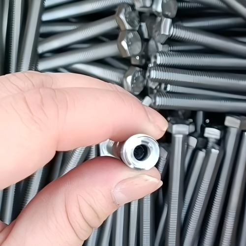LANCIE fournit en volume des boulons, écrous, rondelles standard et autres éléments de fixation associés, tout en assurant l’approvisionnement de projets d’équipements pour les fabricants de machines, OEM, intégrateurs en automatisation, acheteurs de projets d’ingénierie, exportateurs d’équipements, responsables des achats MRO et distributeurs industriels du monde entier.